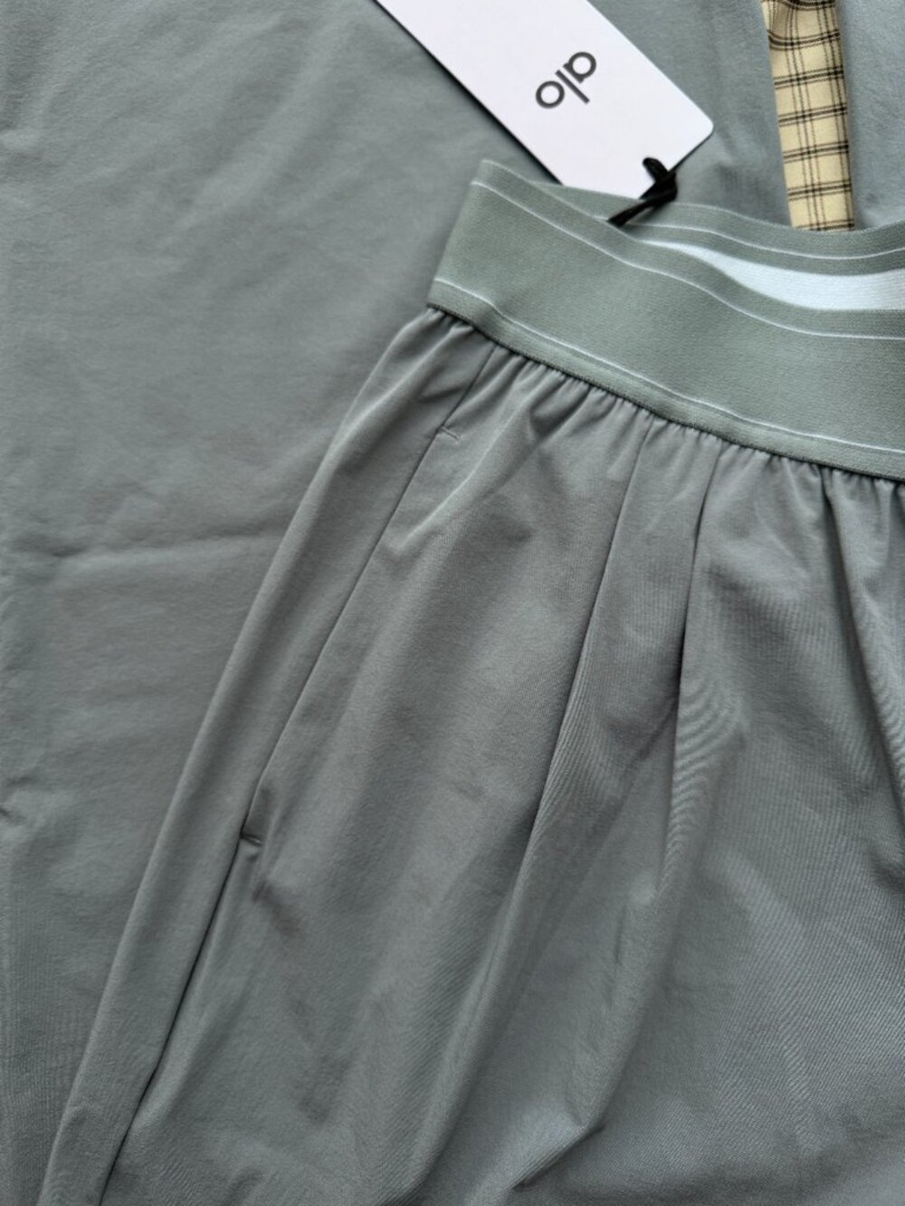 NWT 👖 Alo Yoga Suit Up Trouser Steel Grey Wide Leg Pants 30” Athleisure Travel - Picture 3 of 10